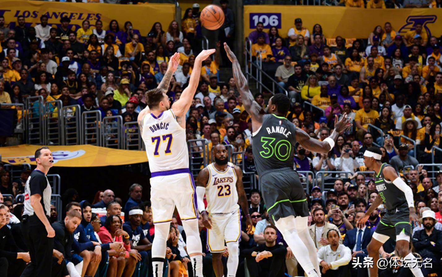 湖人主场逆转森林狼，詹姆斯砍下30分