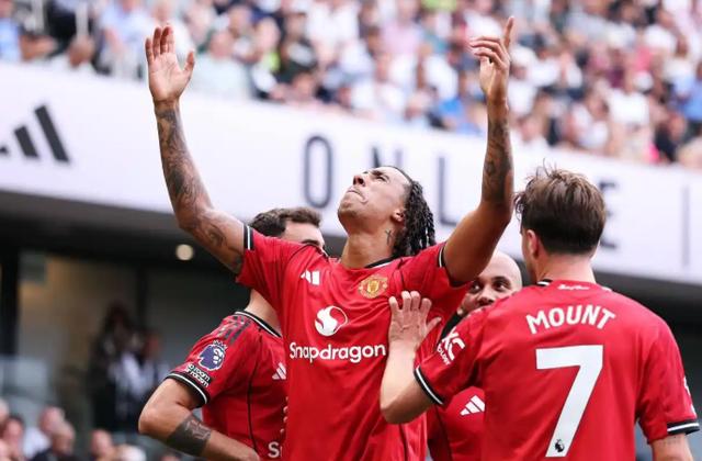 开云体育下载-曼联中场连场奉献，球队身手更加灵活