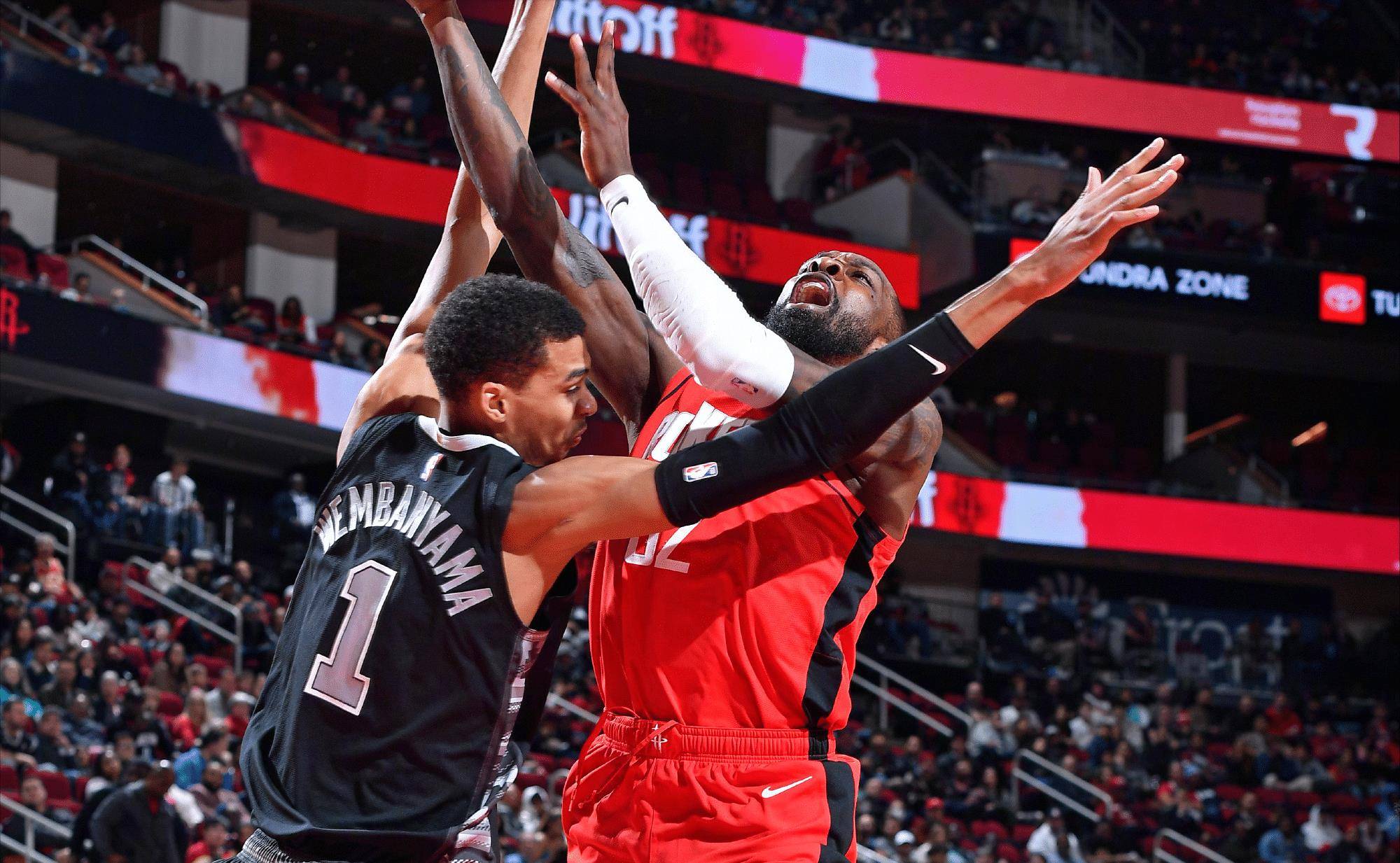 开云体育登录-马刺连胜掀起热潮，球队气势如虹