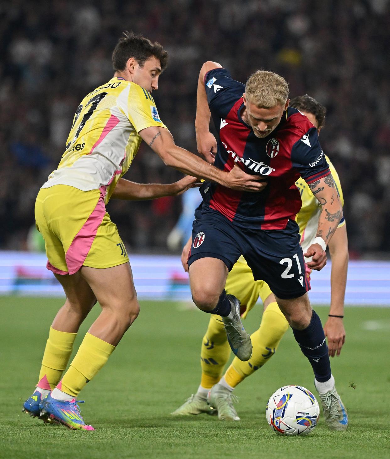 尤文图斯客场大胜布拉格利亚，小组赛领跑