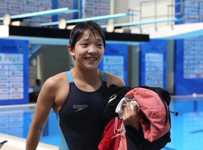 中国女子游泳选手闯入决赛,实力抢眼 中国女子游泳选手闯入决赛,实力抢眼