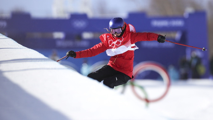 开云体育直播-埃及体操选手英姿飒爽登顶领奖台