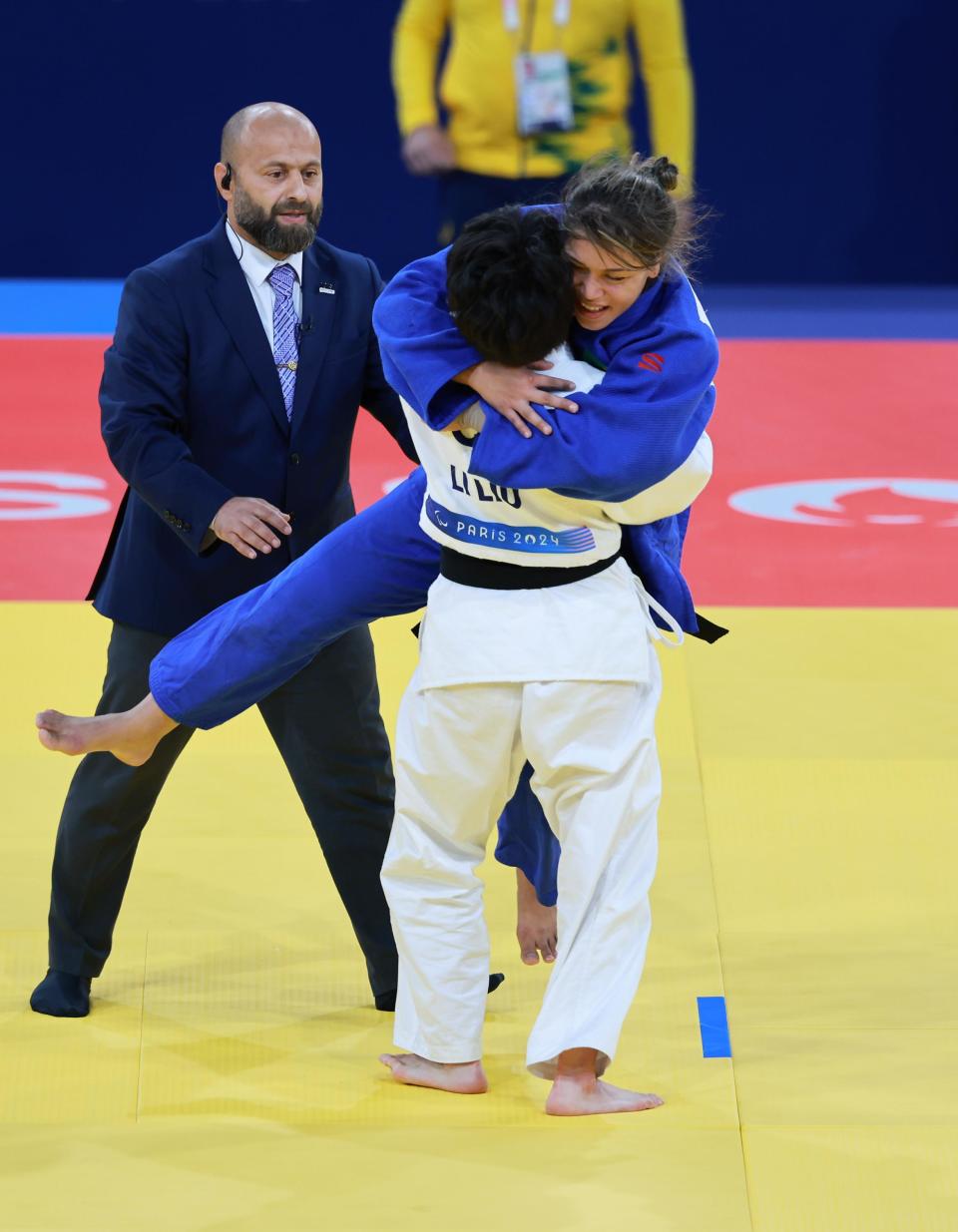 开云APP-日本选手在柔道比赛中获得金牌，实力惊人