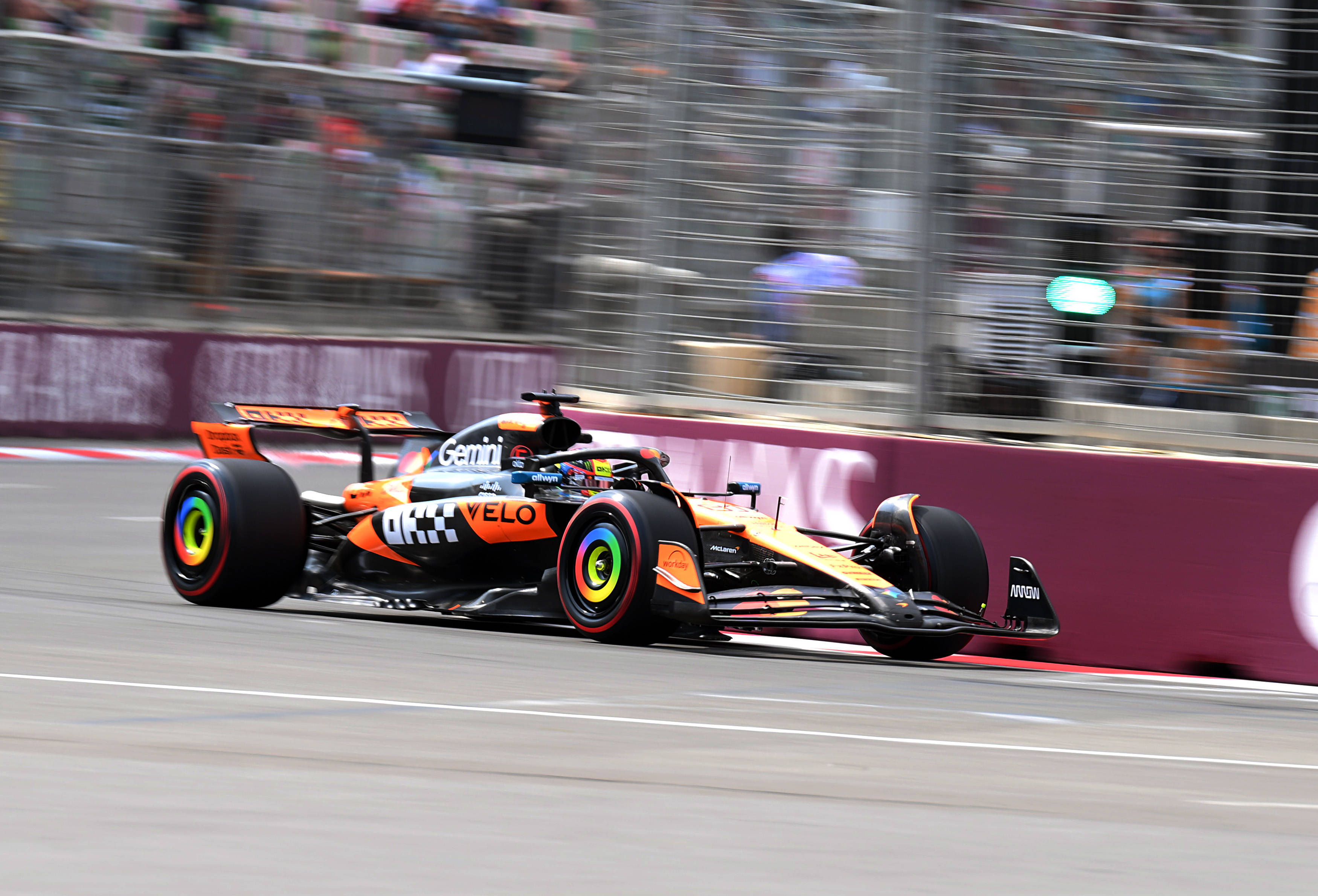 关于红牛车队绝杀迈凯伦，勒克莱尔关键制胜的信息