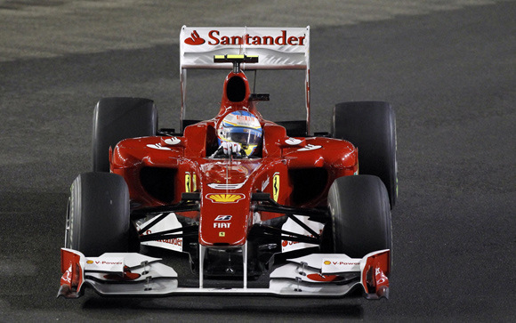 梅赛德斯完胜法拉利，阿隆索统治全场