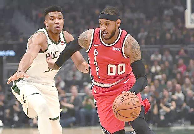 雄鹿力克骑士，麦科勒姆扛起全队