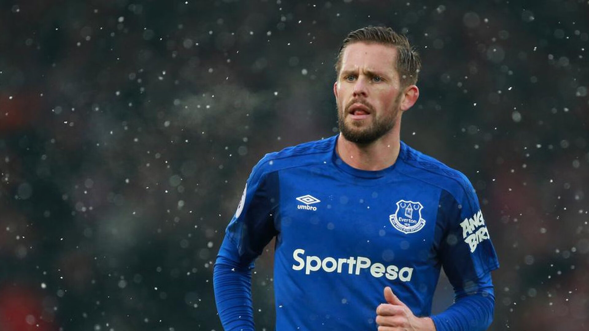 开云足球直播-东决关键战焦点战，灰熊强势拿下独行侠