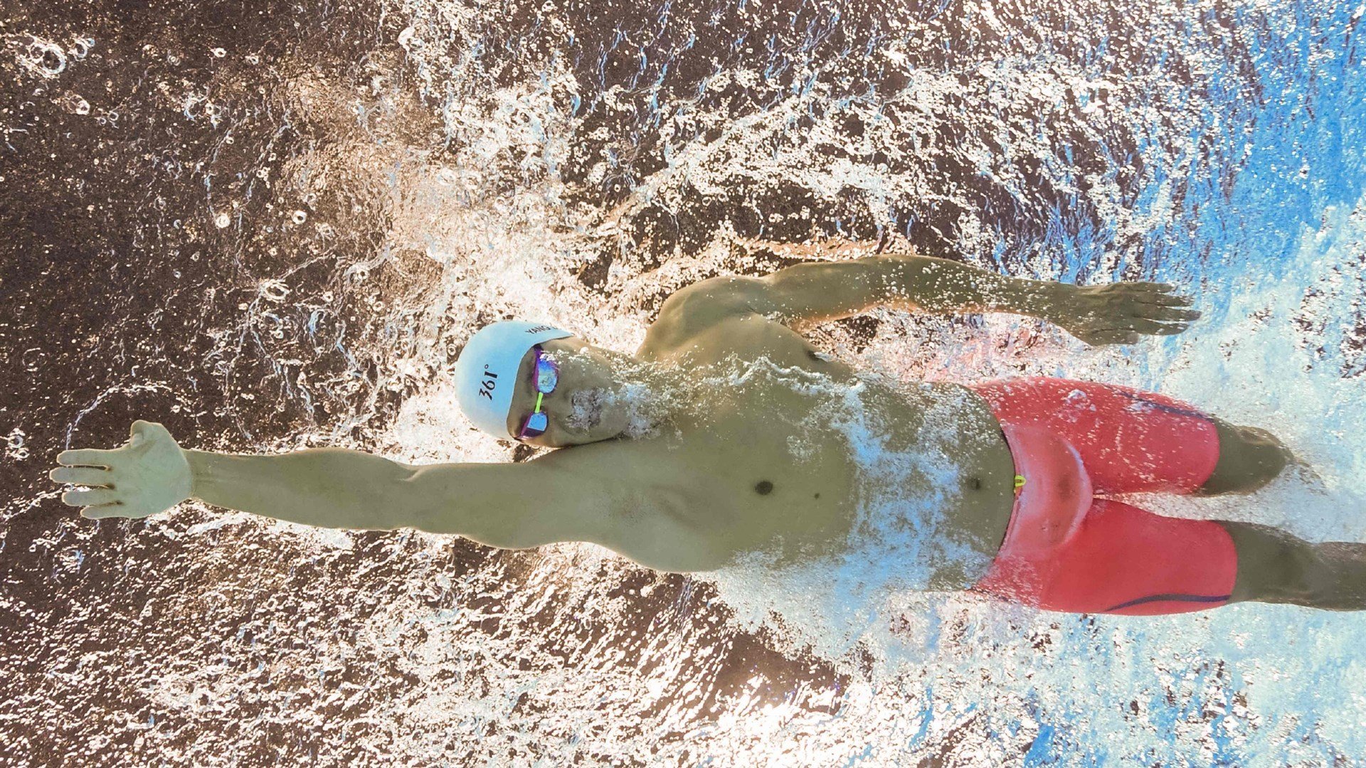 冰封线外的热望，当戈麦斯在雷克雅未克为拉各斯点燃希望